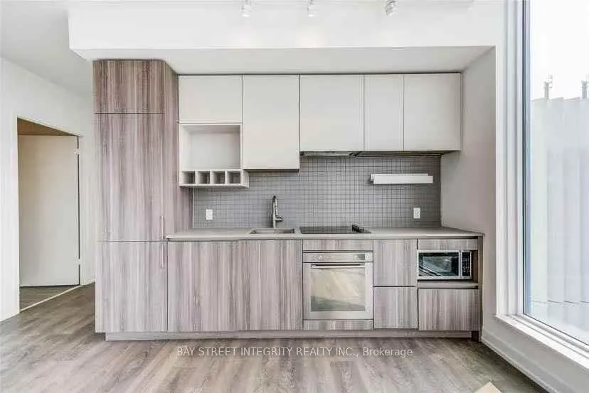 Photo 2 of Unit 805, 898 Portage Parkway, Vaughan, Vaughan Corporate Centre — HOMEH