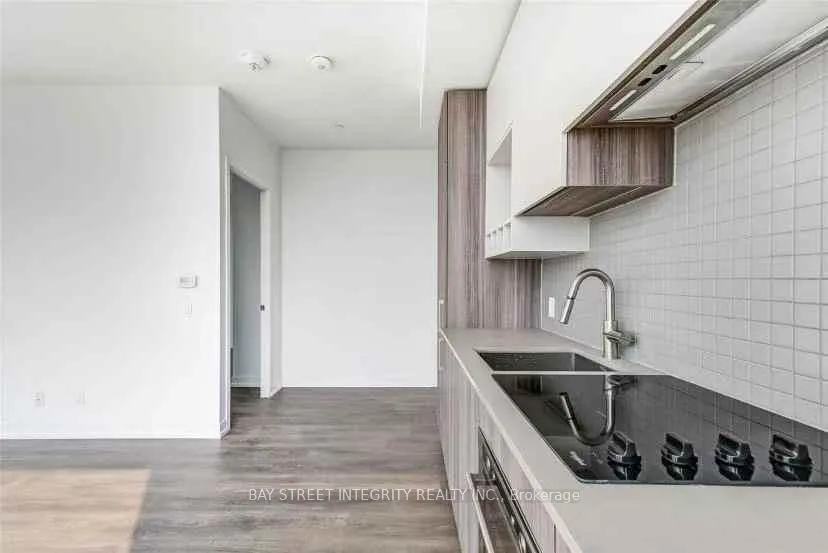 Photo 3 of Unit 805, 898 Portage Parkway, Vaughan, Vaughan Corporate Centre — HOMEH