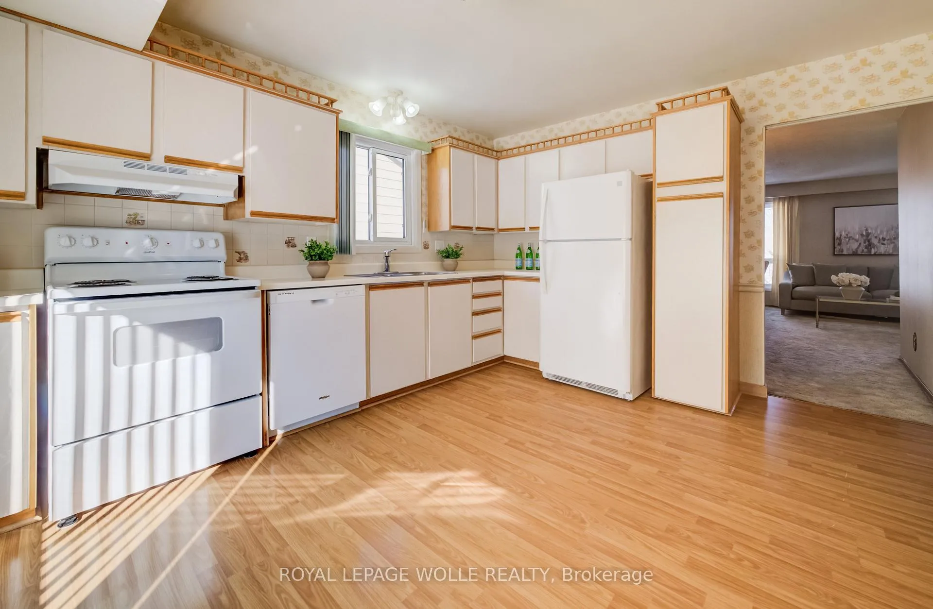 Photo 9 of 20 Royal Orchard Drive, Waterloo — HOMEH