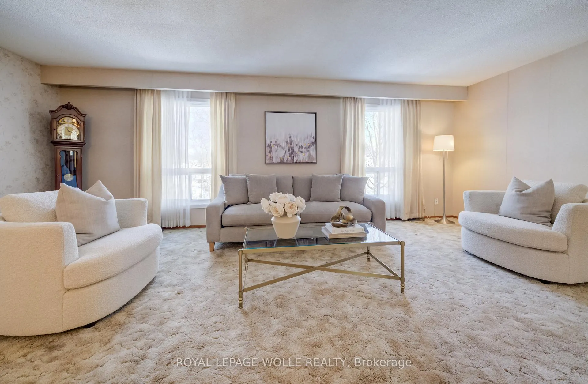 Photo 11 of 20 Royal Orchard Drive, Waterloo — HOMEH