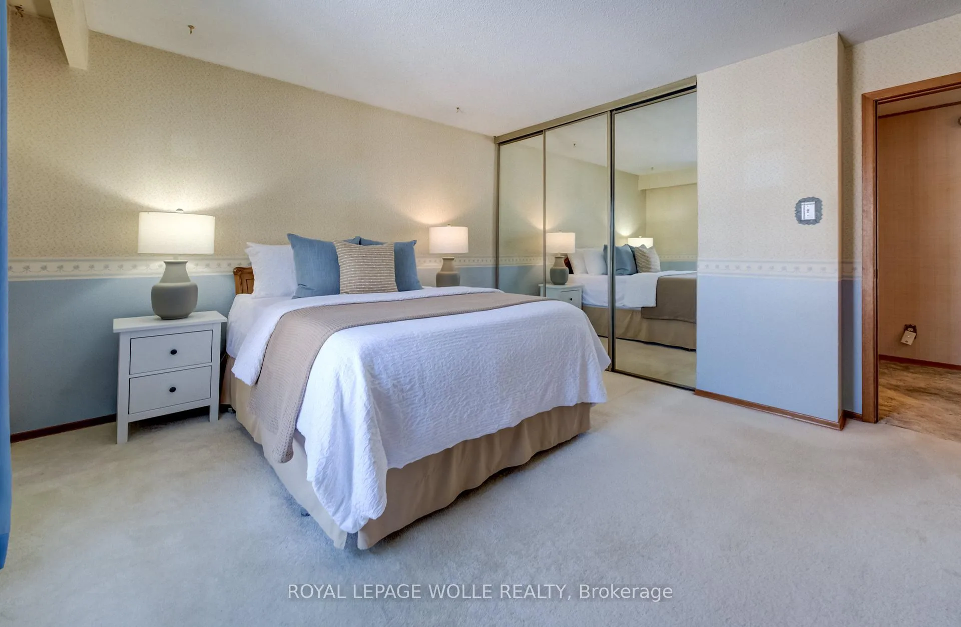 Photo 18 of 20 Royal Orchard Drive, Waterloo — HOMEH