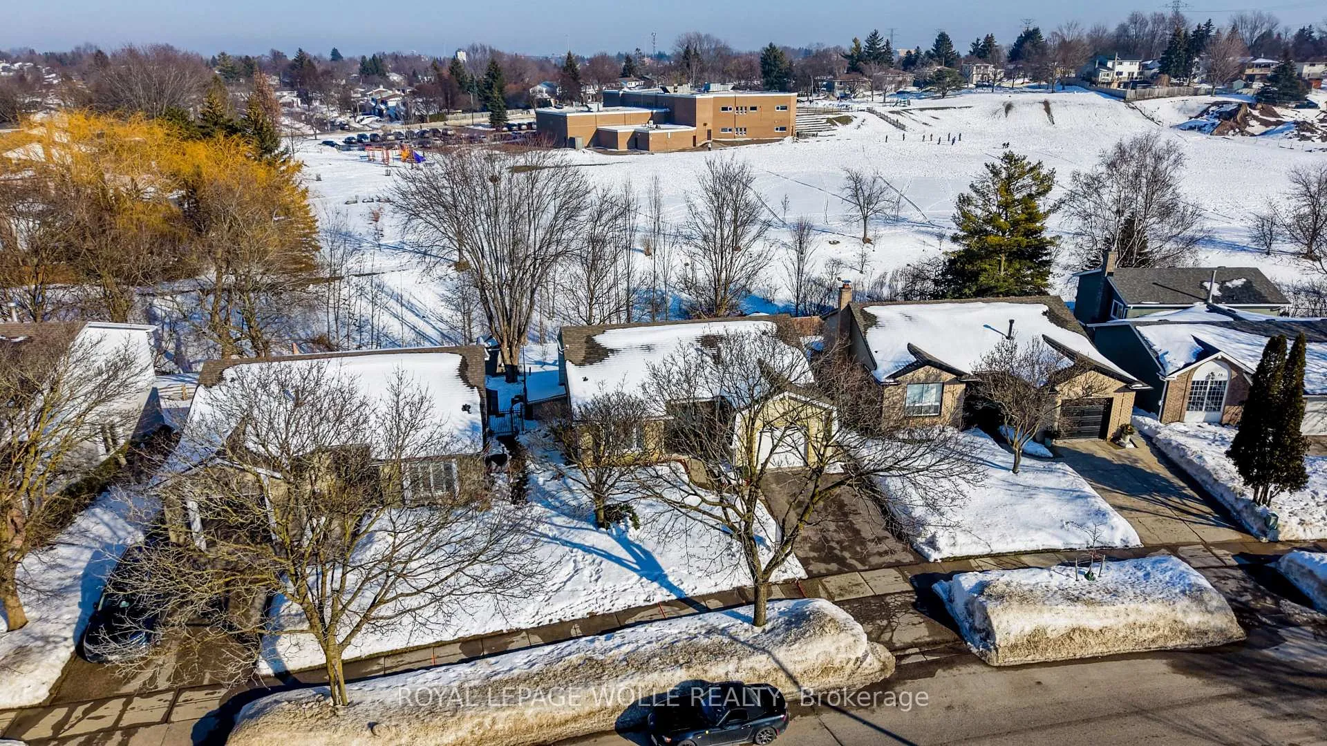 Photo 38 of 20 Royal Orchard Drive, Waterloo — HOMEH