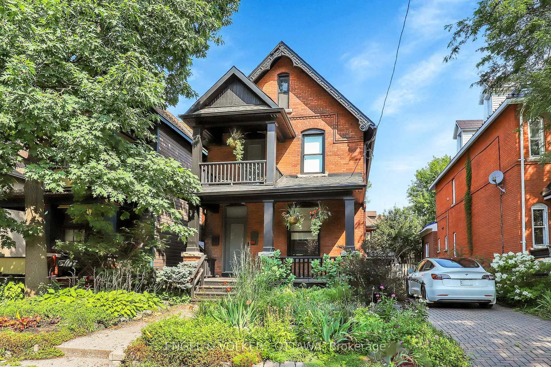 Photo 2 of 597 Maclaren Street, Ottawa, Ottawa Centre — HOMEH