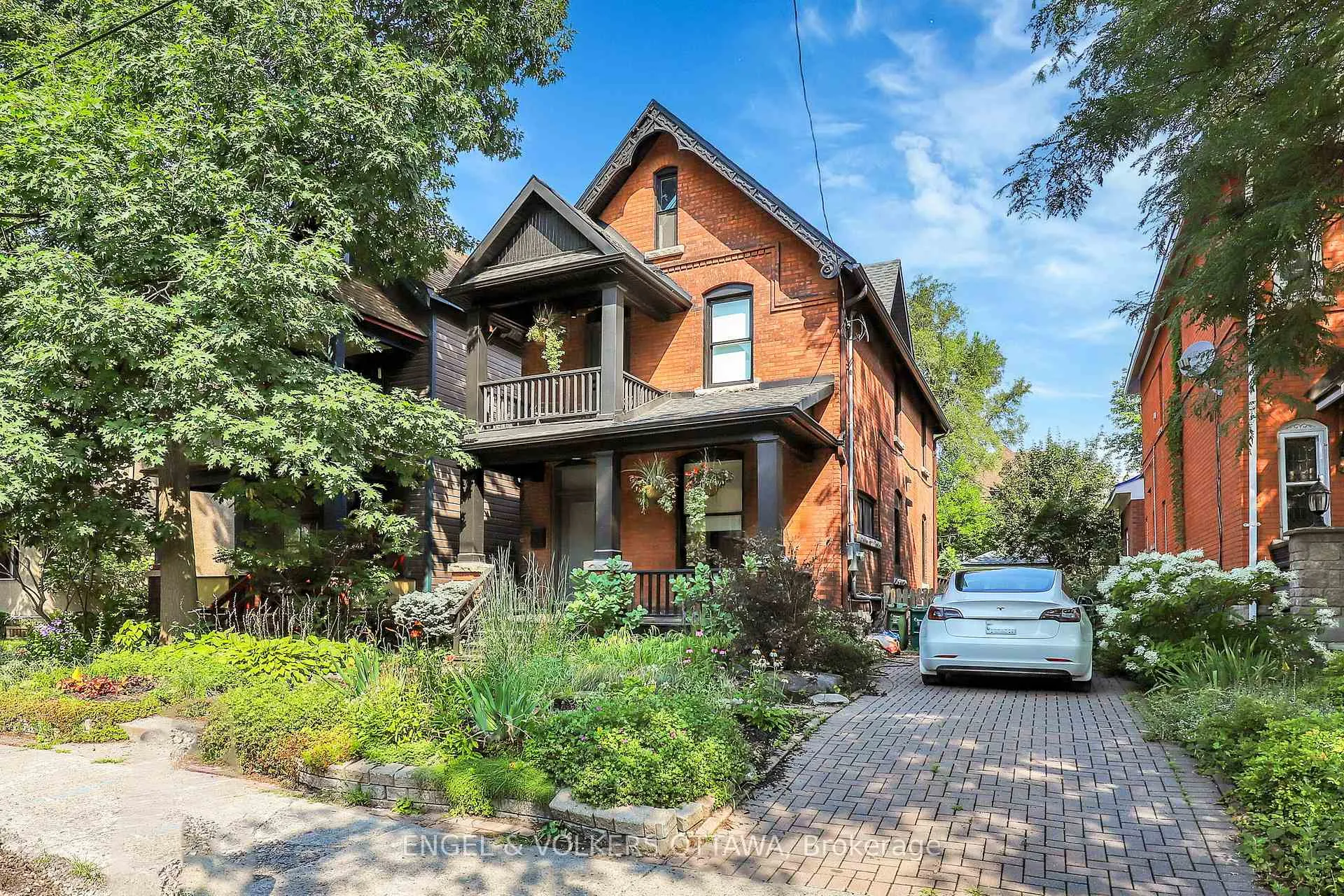 Photo 4 of 597 Maclaren Street, Ottawa, Ottawa Centre — HOMEH