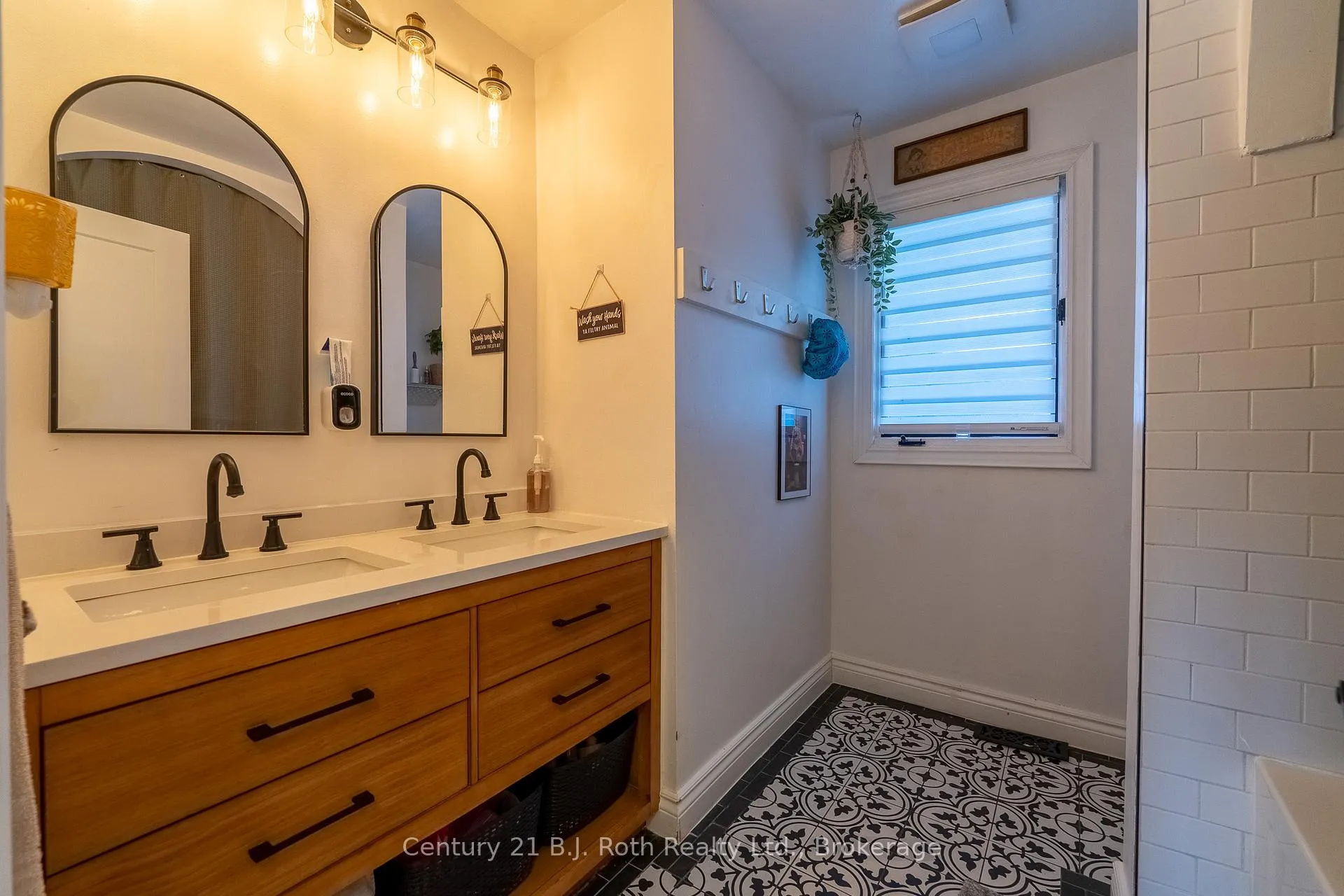 Photo 44 of 4132 Wainman Line, Severn, Bass Lake — HOMEH