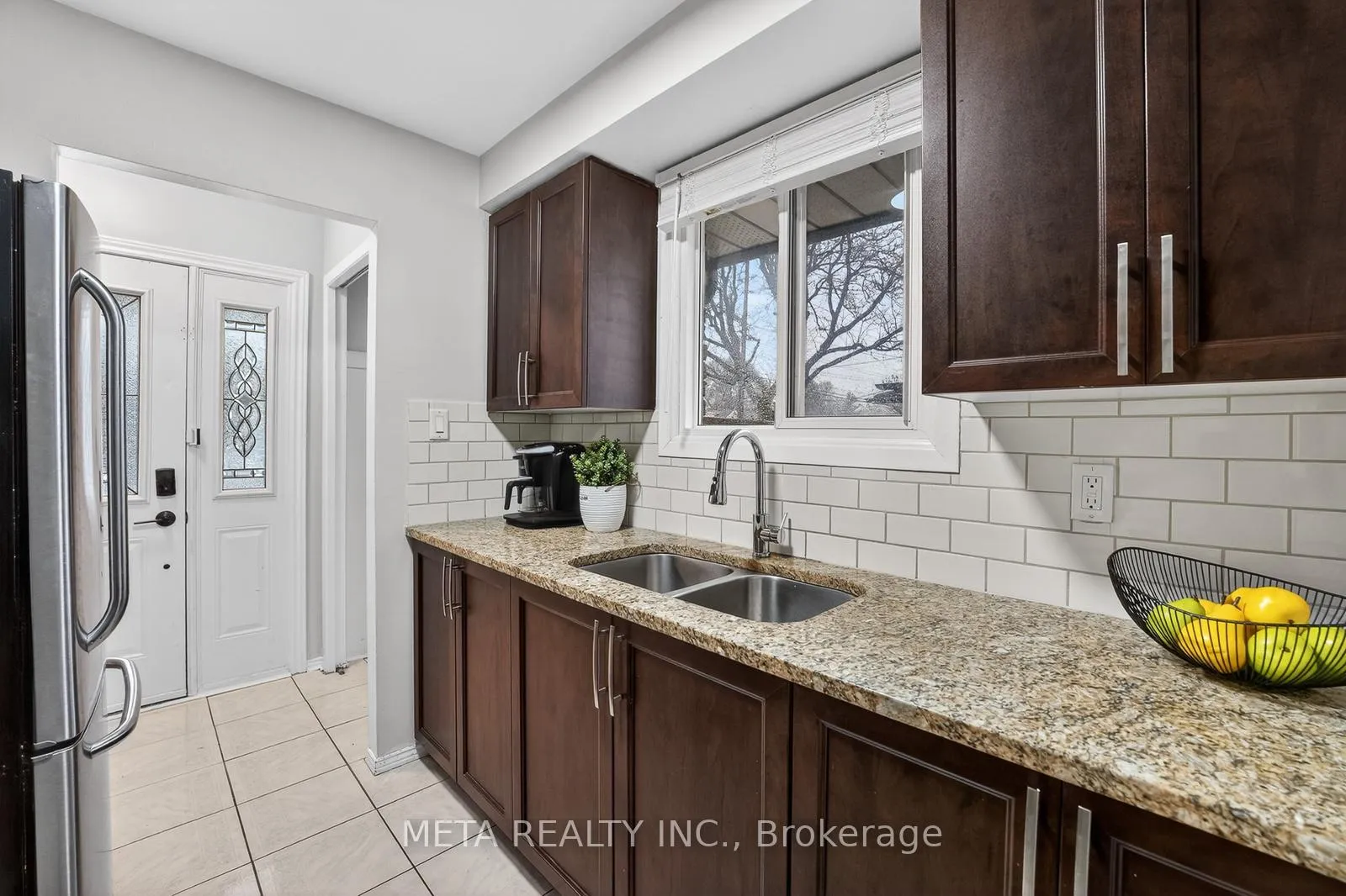 Photo 3 of 723 West 5th Street, Hamilton, Fessenden — HOMEH