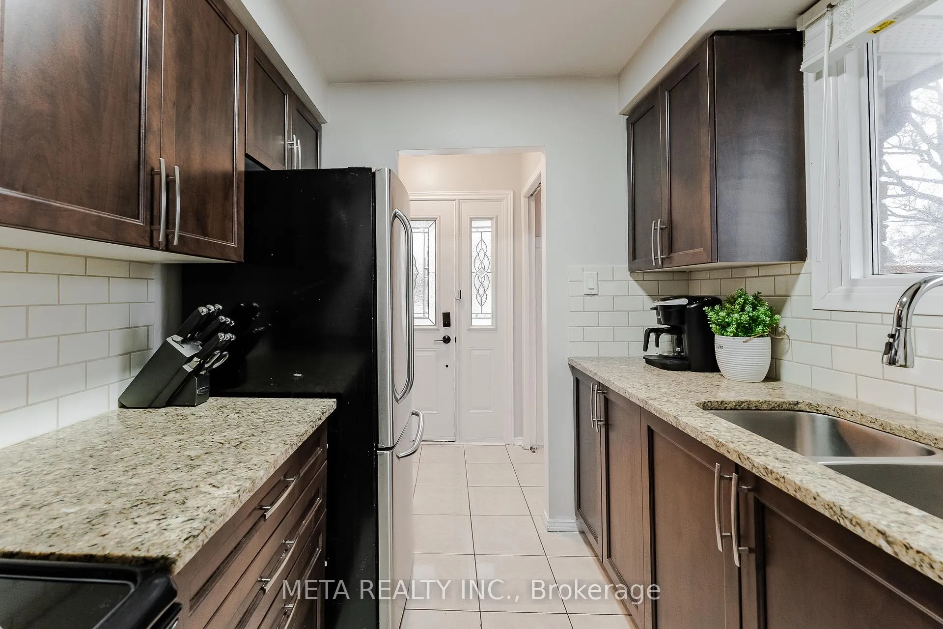 Photo 4 of 723 West 5th Street, Hamilton, Fessenden — HOMEH