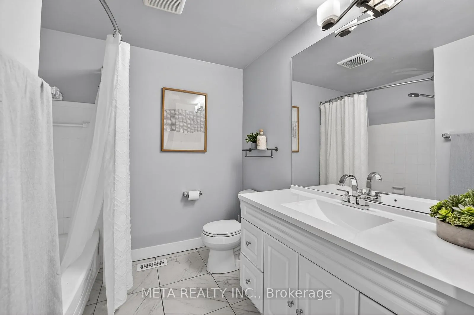 Photo 11 of 723 West 5th Street, Hamilton, Fessenden — HOMEH