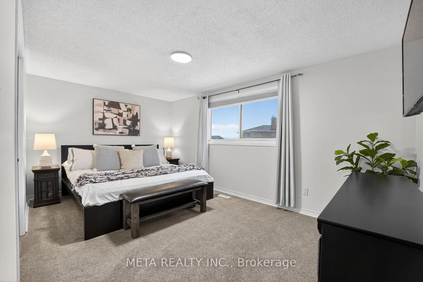 Photo 12 of 723 West 5th Street, Hamilton, Fessenden — HOMEH