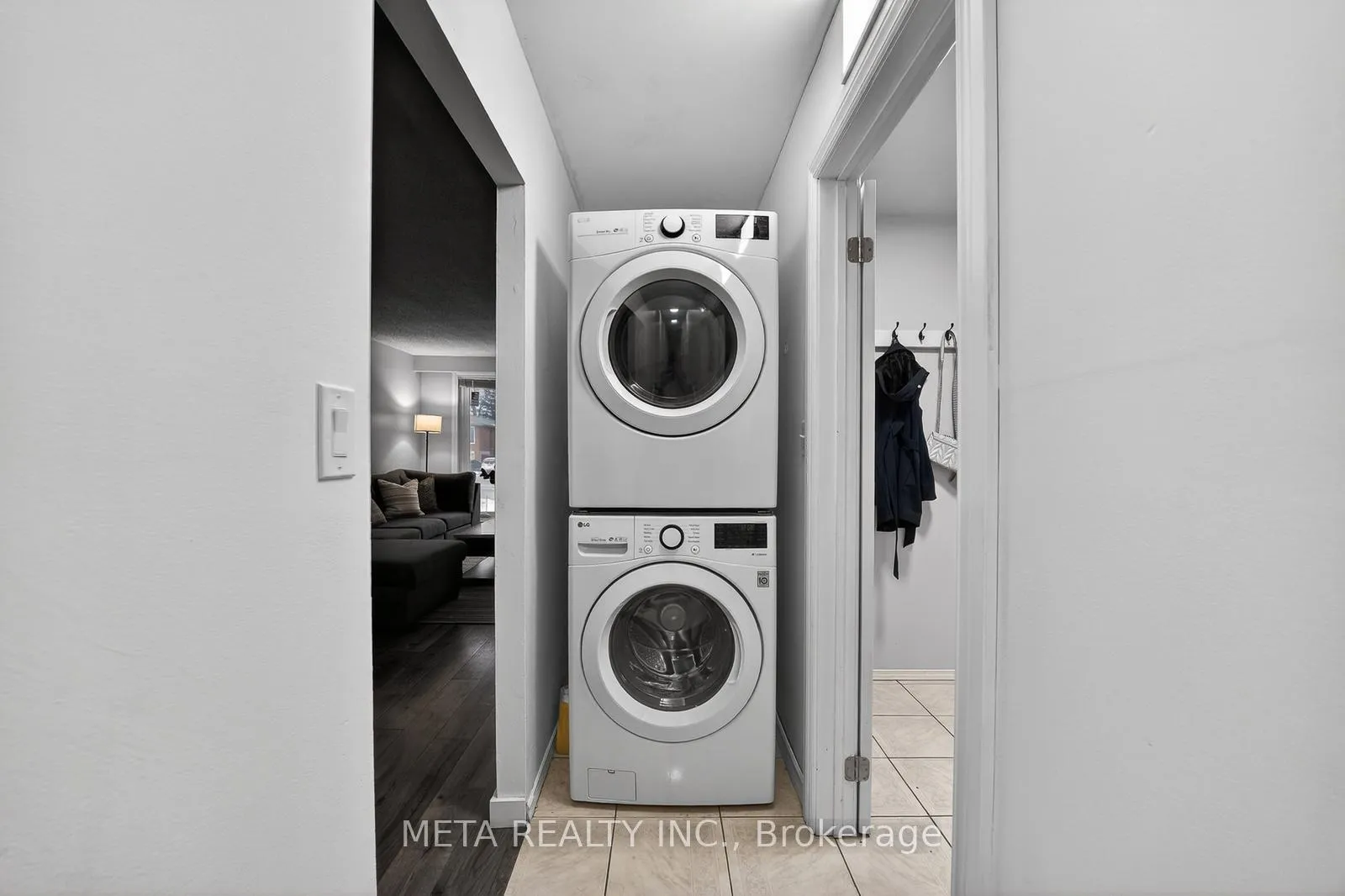 Photo 17 of 723 West 5th Street, Hamilton, Fessenden — HOMEH