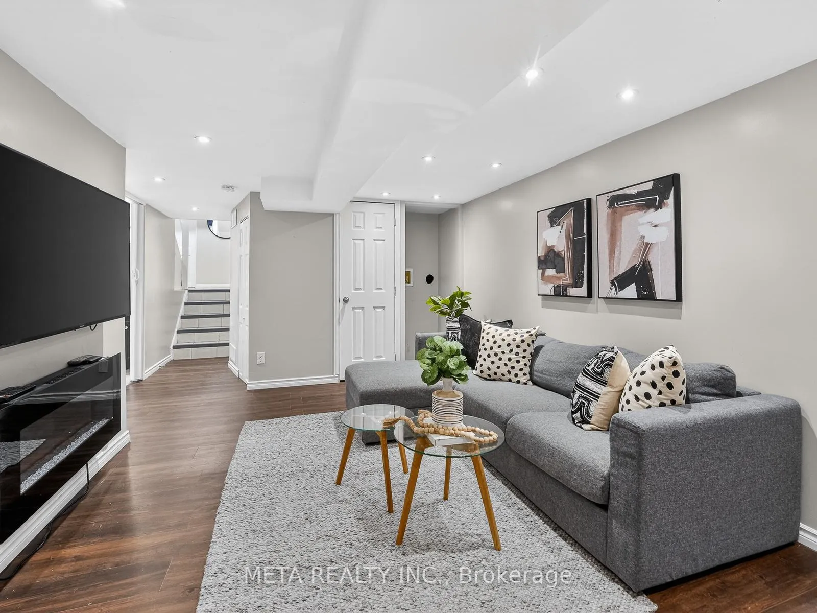 Photo 25 of 723 West 5th Street, Hamilton, Fessenden — HOMEH