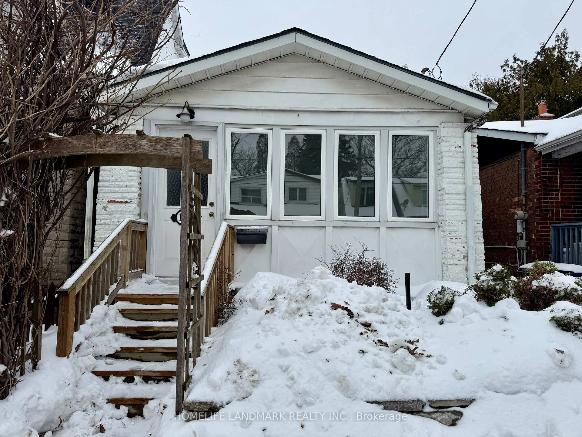 Front of 1138 Woodbine Avenue