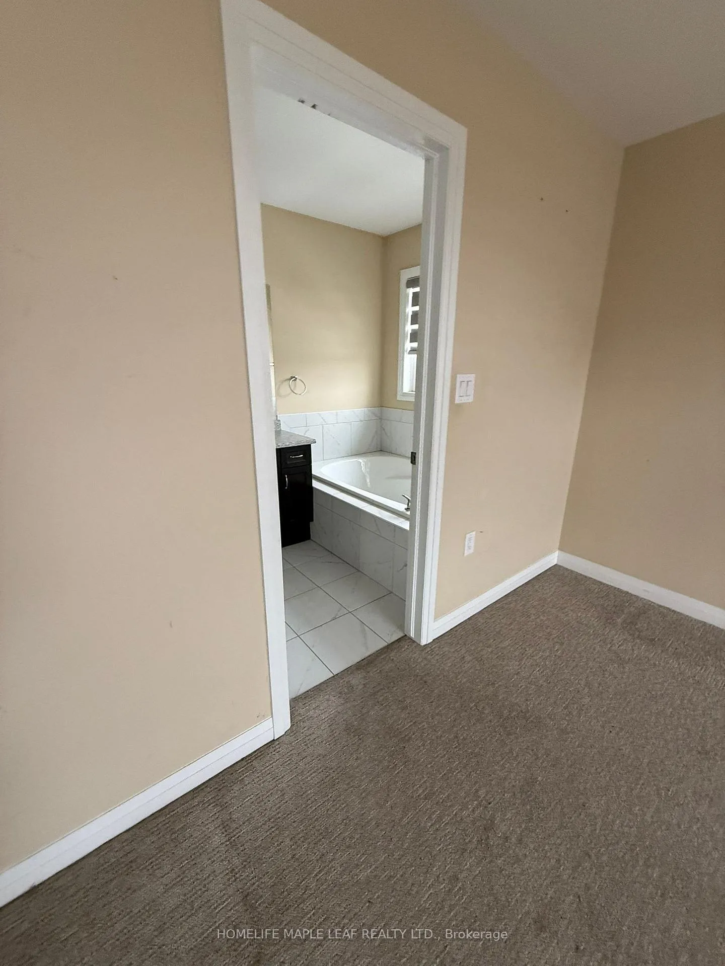 Photo 14 of 2 Laguna Village Crescent, Hamilton, Hannon — HOMEH