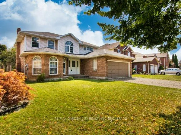 Photo 3 of 20 Chessington Street, St. Catharines, Grapeview — HOMEH
