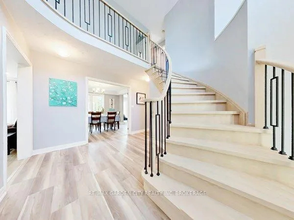Photo 4 of 20 Chessington Street, St. Catharines, Grapeview — HOMEH