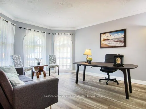 Photo 6 of 20 Chessington Street, St. Catharines, Grapeview — HOMEH