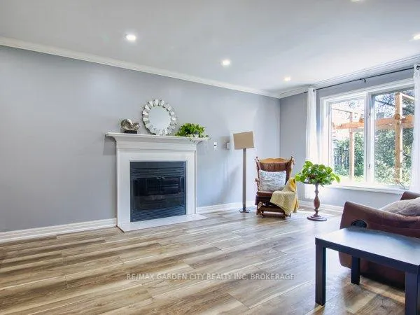 Photo 7 of 20 Chessington Street, St. Catharines, Grapeview — HOMEH