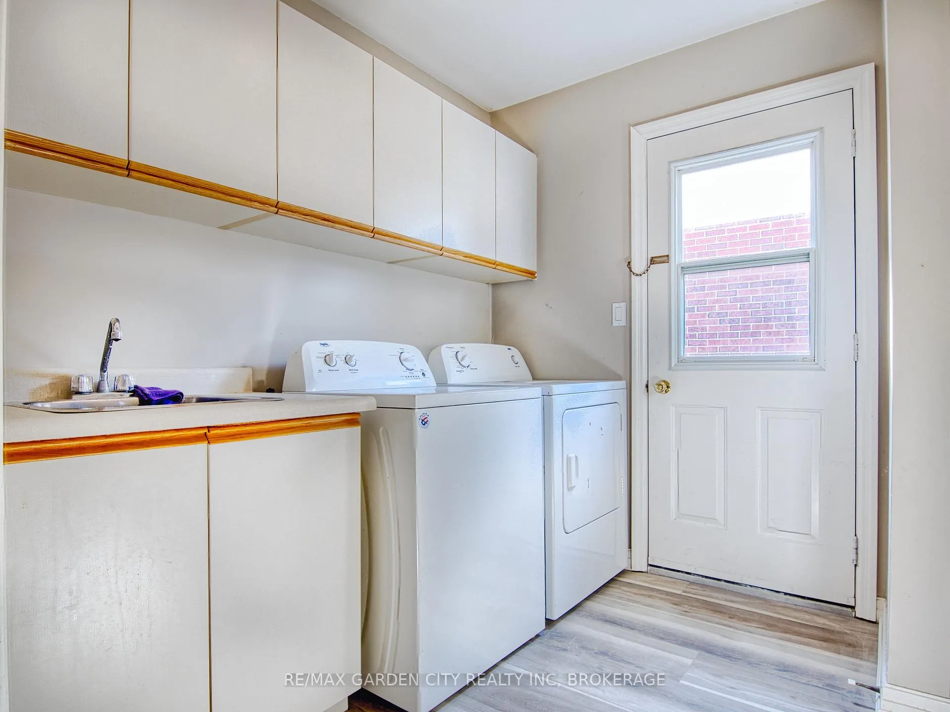 Photo 14 of 20 Chessington Street, St. Catharines, Grapeview — HOMEH