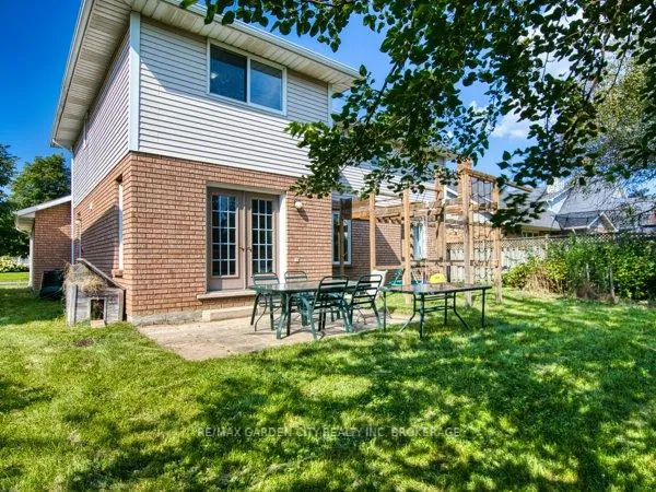Photo 38 of 20 Chessington Street, St. Catharines, Grapeview — HOMEH