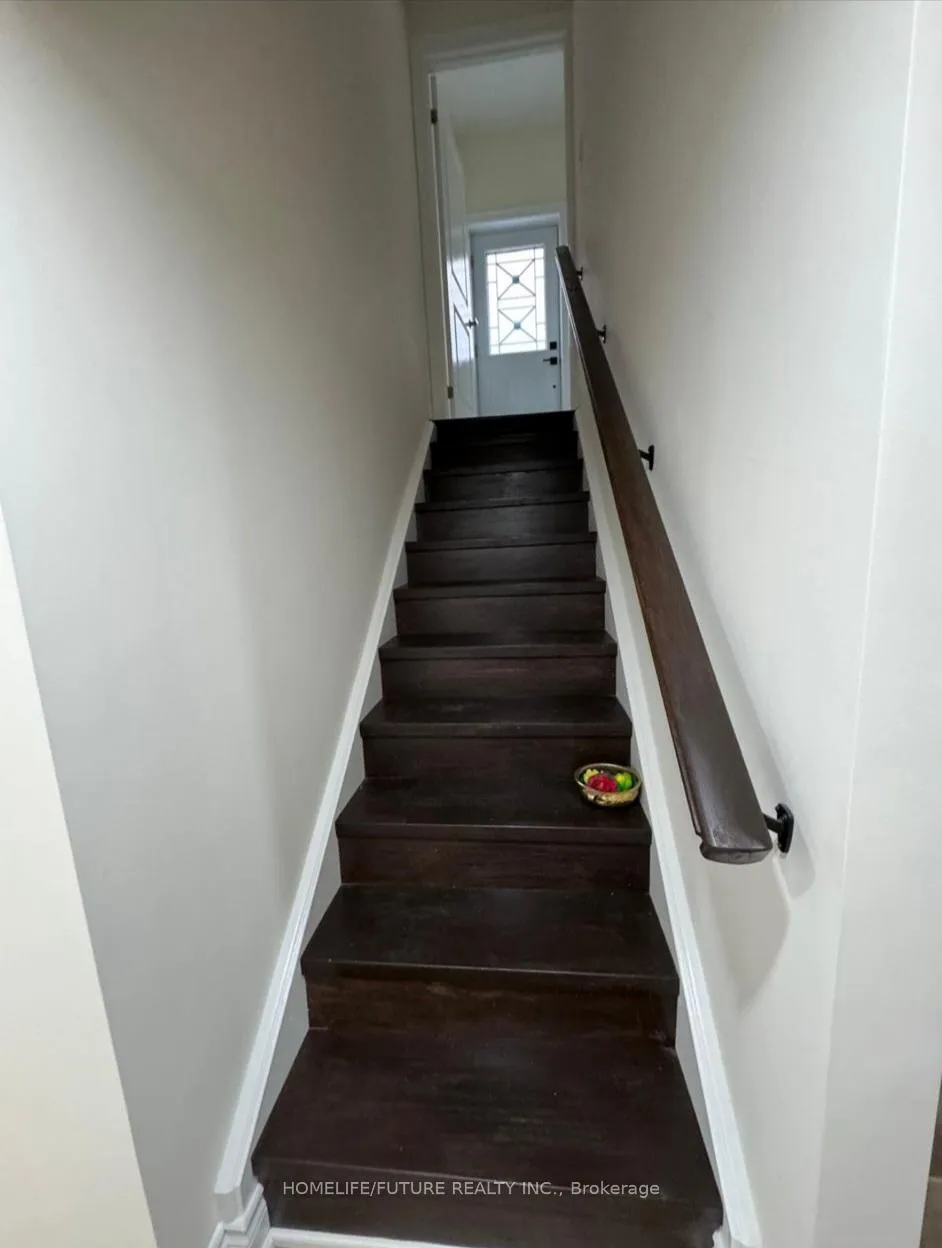 Photo 2 of Unit Bsmt, 44 Liam Lane, Markham, Cedarwood — HOMEH