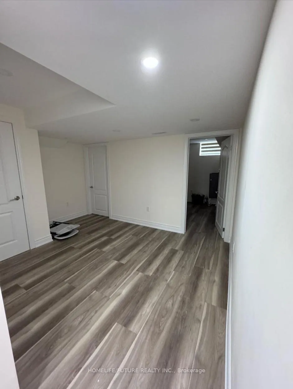 Photo 4 of Unit Bsmt, 44 Liam Lane, Markham, Cedarwood — HOMEH