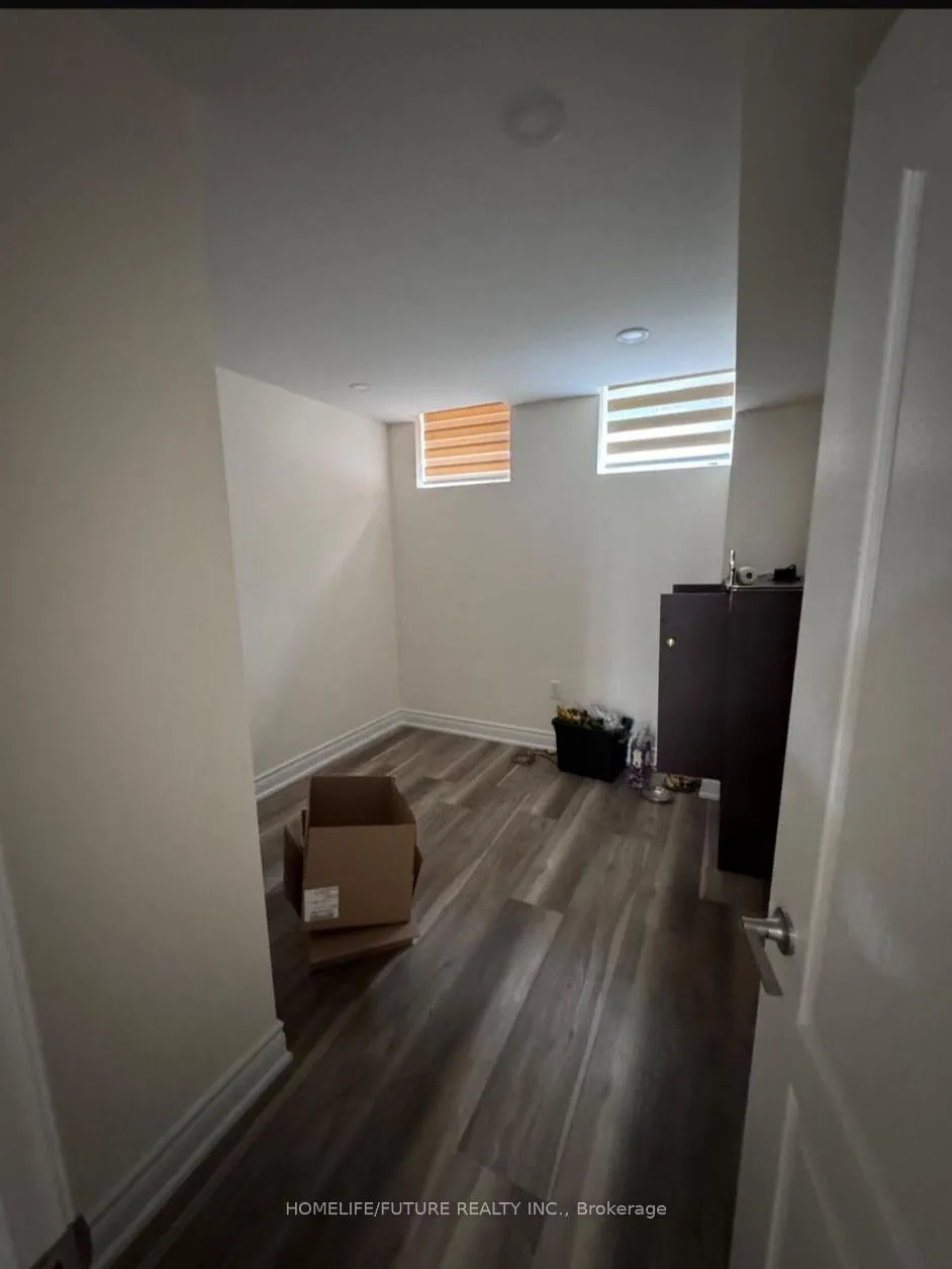 Photo 5 of Unit Bsmt, 44 Liam Lane, Markham, Cedarwood — HOMEH