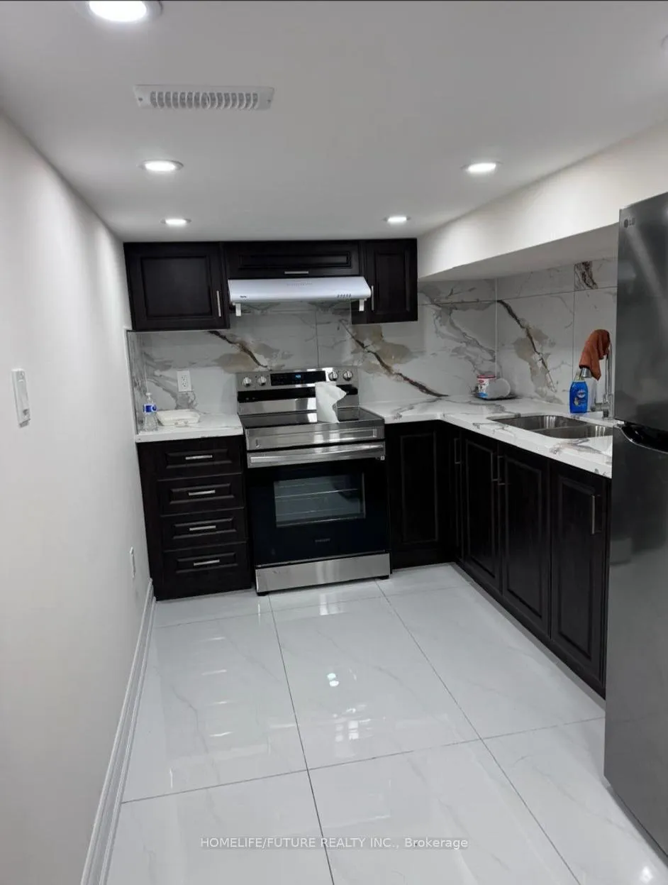 Photo 7 of Unit Bsmt, 44 Liam Lane, Markham, Cedarwood — HOMEH