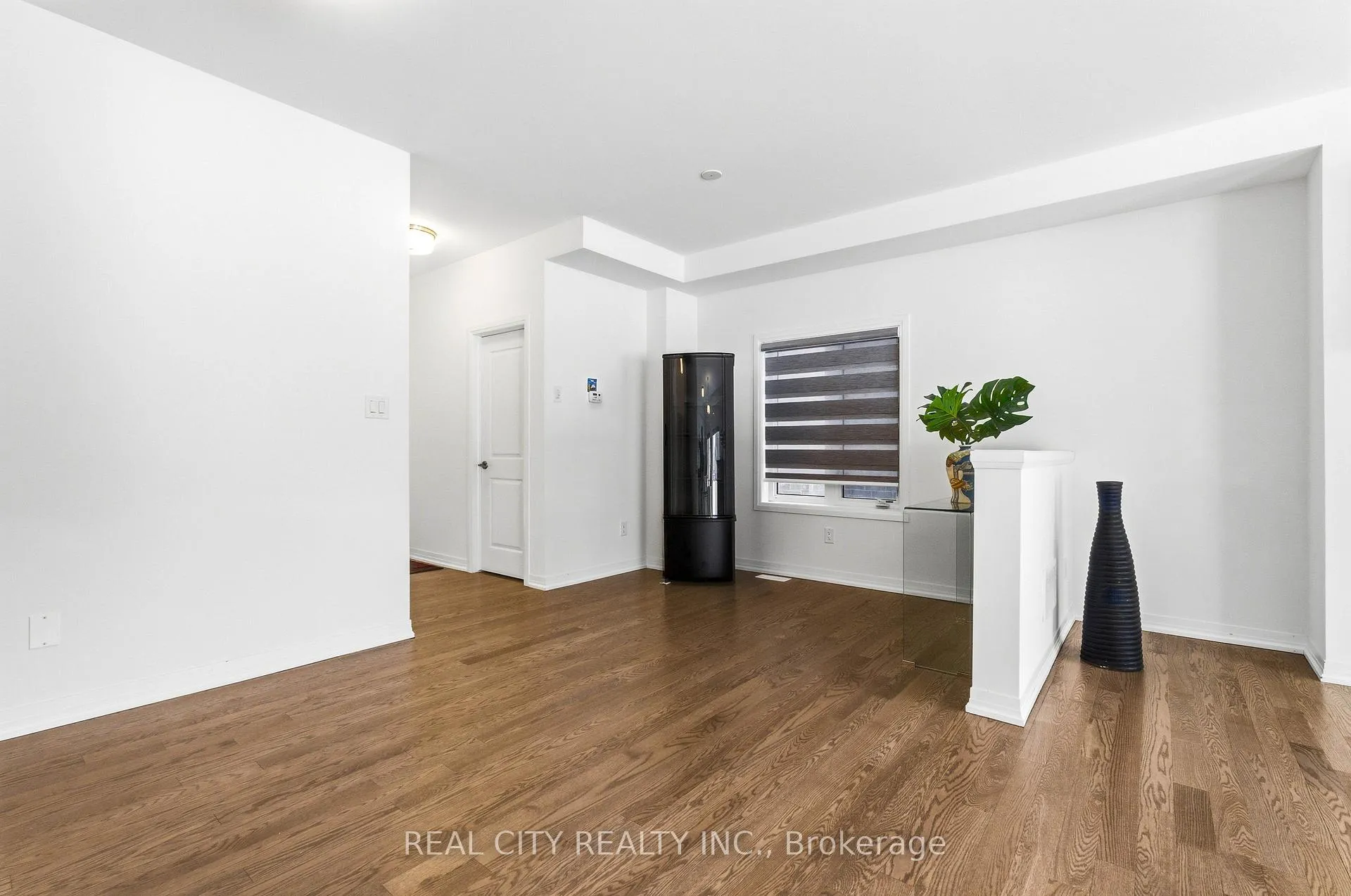 Photo 12 of 72 George Brier Drive E, Brant, Paris — HOMEH