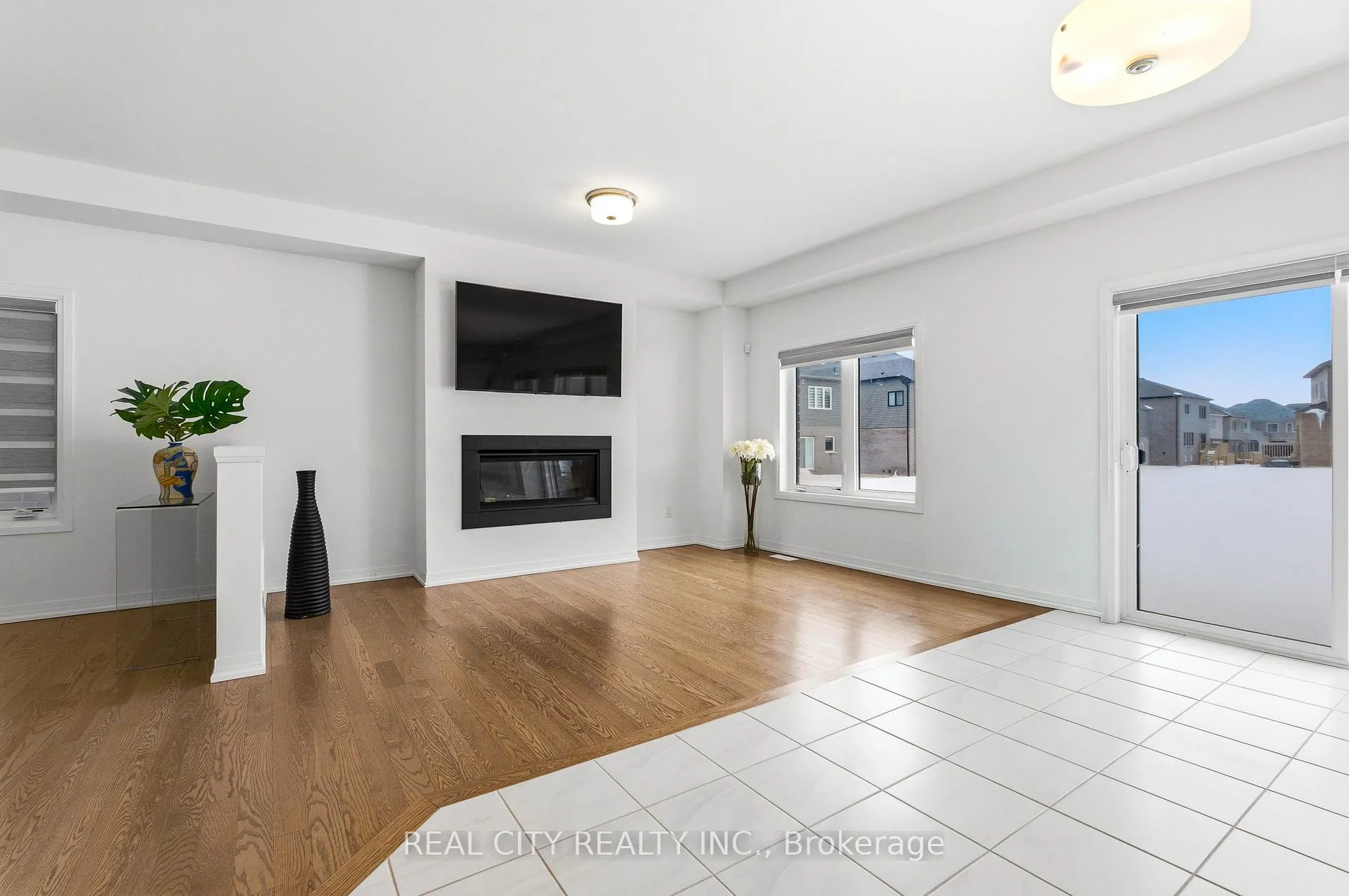 Photo 13 of 72 George Brier Drive E, Brant, Paris — HOMEH