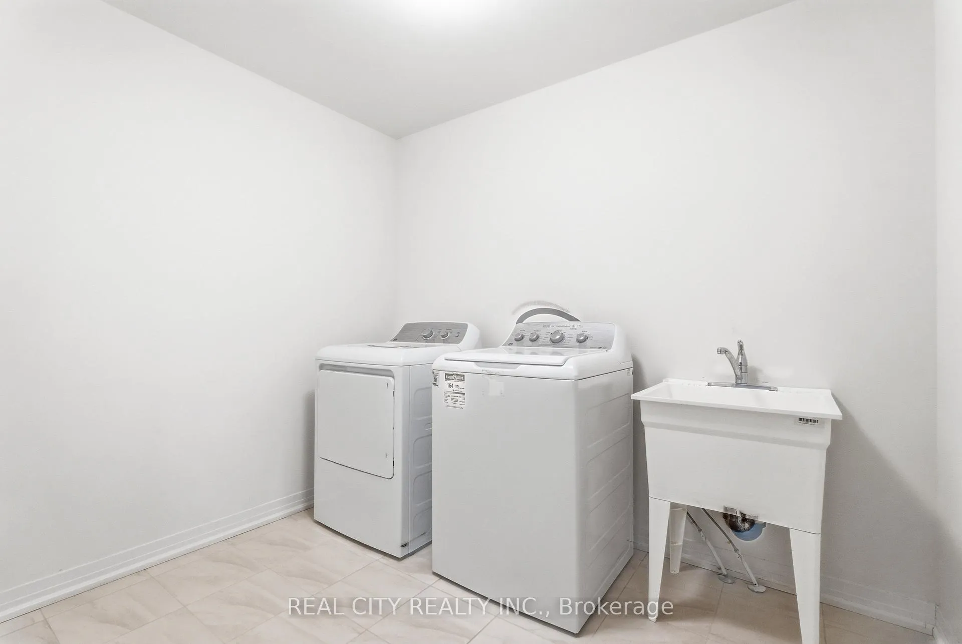 Photo 38 of 72 George Brier Drive E, Brant, Paris — HOMEH