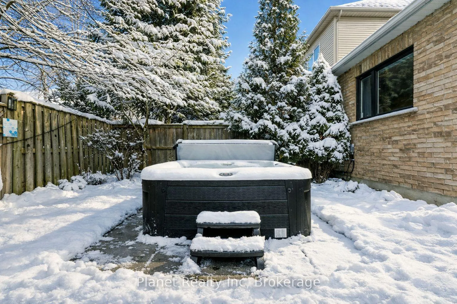 Photo 4 of 63 Truesdale Crescent, Guelph, Kortright West — HOMEH