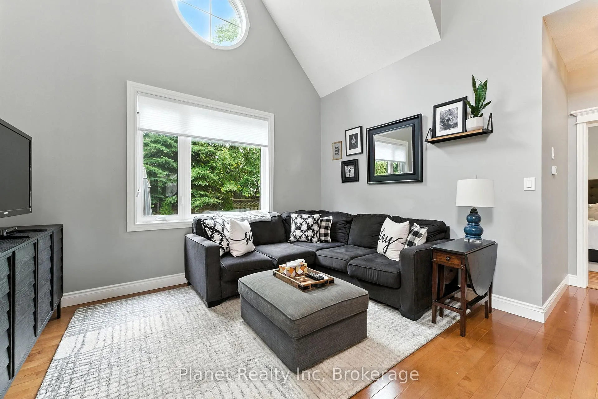 Photo 9 of 63 Truesdale Crescent, Guelph, Kortright West — HOMEH