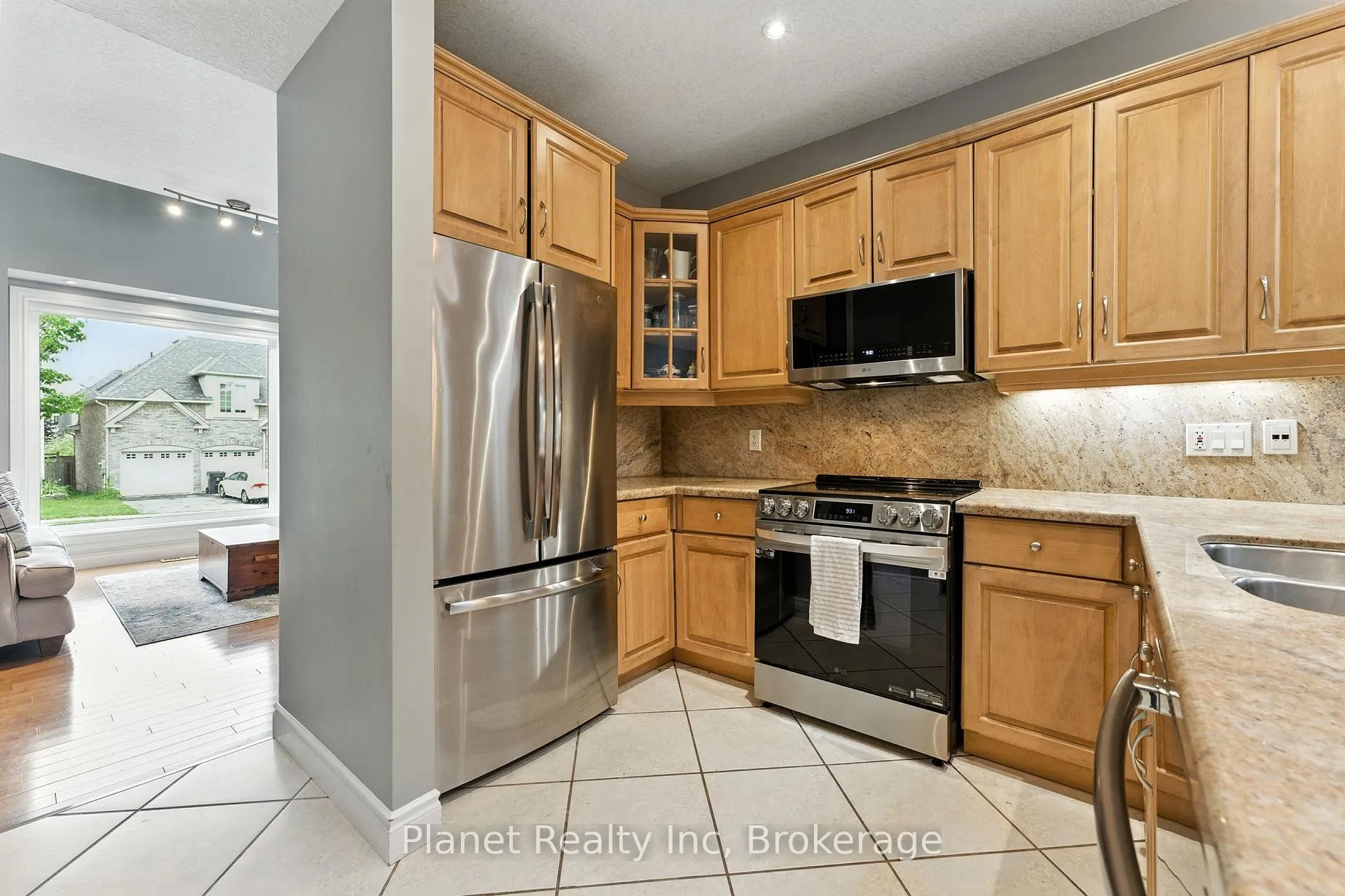 Photo 12 of 63 Truesdale Crescent, Guelph, Kortright West — HOMEH