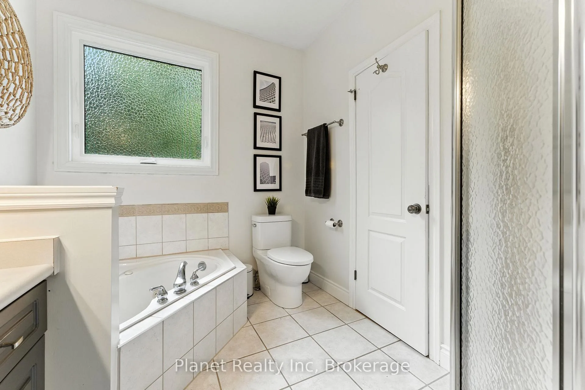 Photo 20 of 63 Truesdale Crescent, Guelph, Kortright West — HOMEH