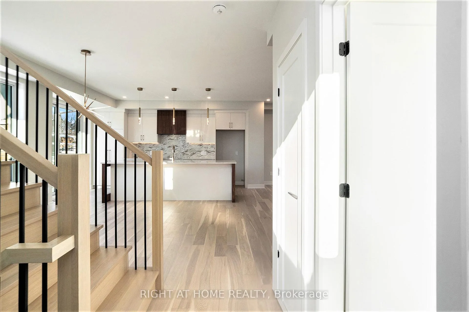 Photo 3 of 583 Codd's Road N, Ottawa, CFB Rockcliffe and Area — HOMEH