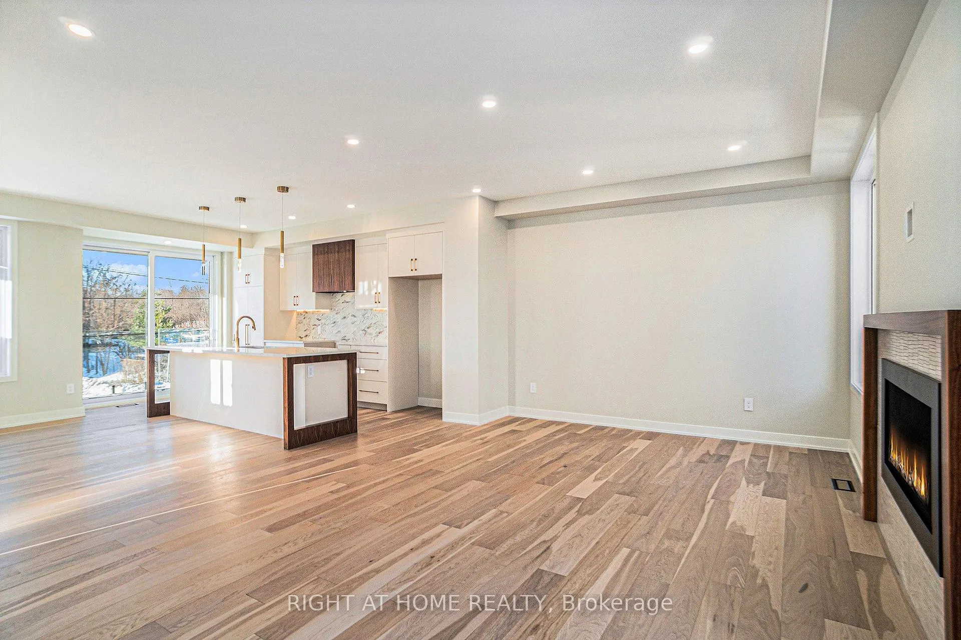 Photo 4 of 583 Codd's Road N, Ottawa, CFB Rockcliffe and Area — HOMEH