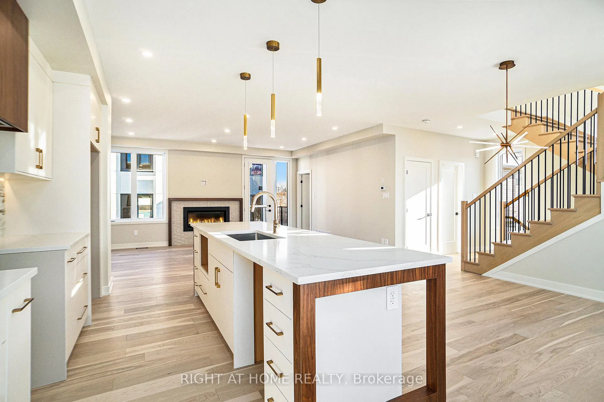 Photo 7 of 583 Codd's Road N, Ottawa, CFB Rockcliffe and Area — HOMEH