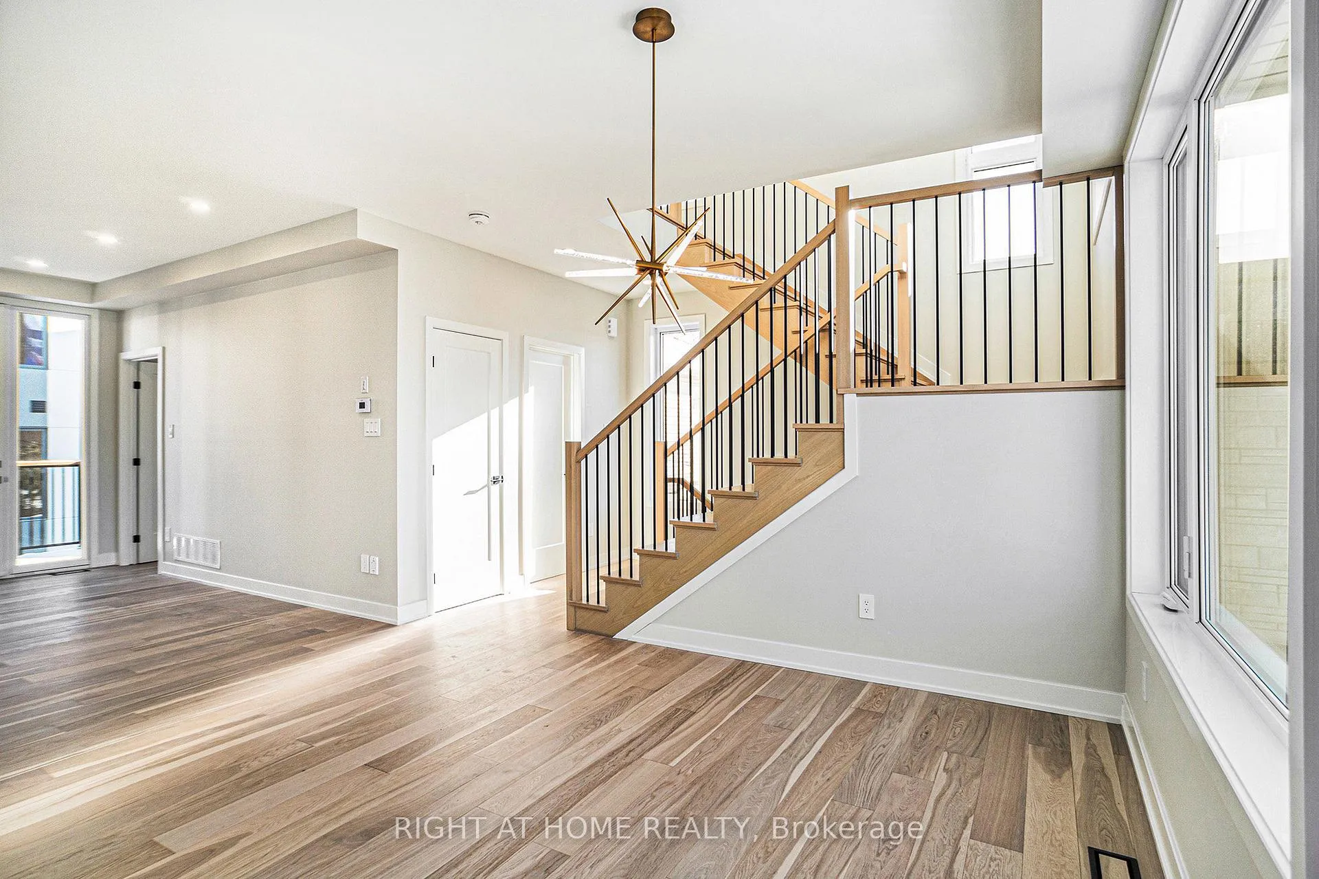 Photo 8 of 583 Codd's Road N, Ottawa, CFB Rockcliffe and Area — HOMEH