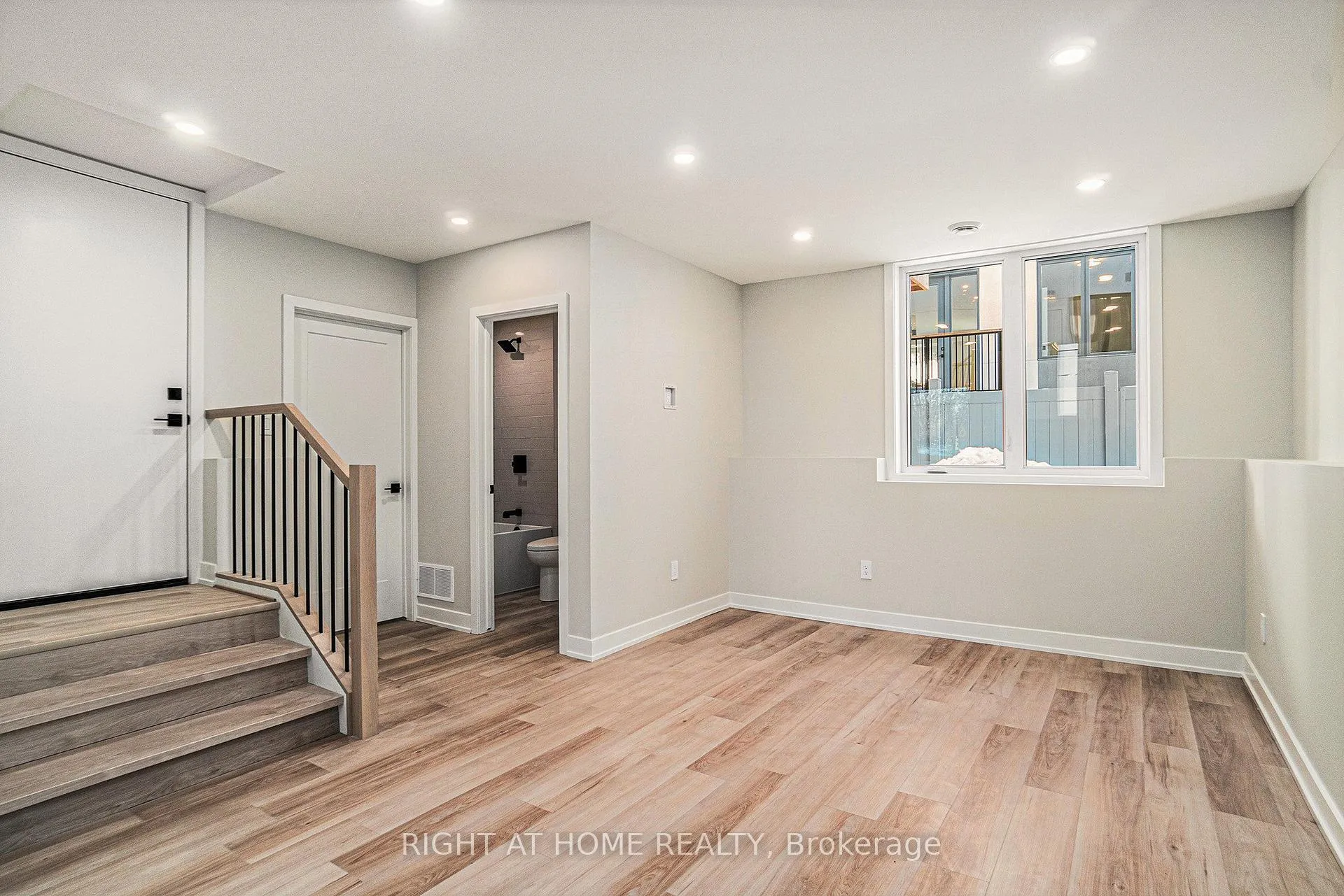 Photo 14 of 583 Codd's Road N, Ottawa, CFB Rockcliffe and Area — HOMEH