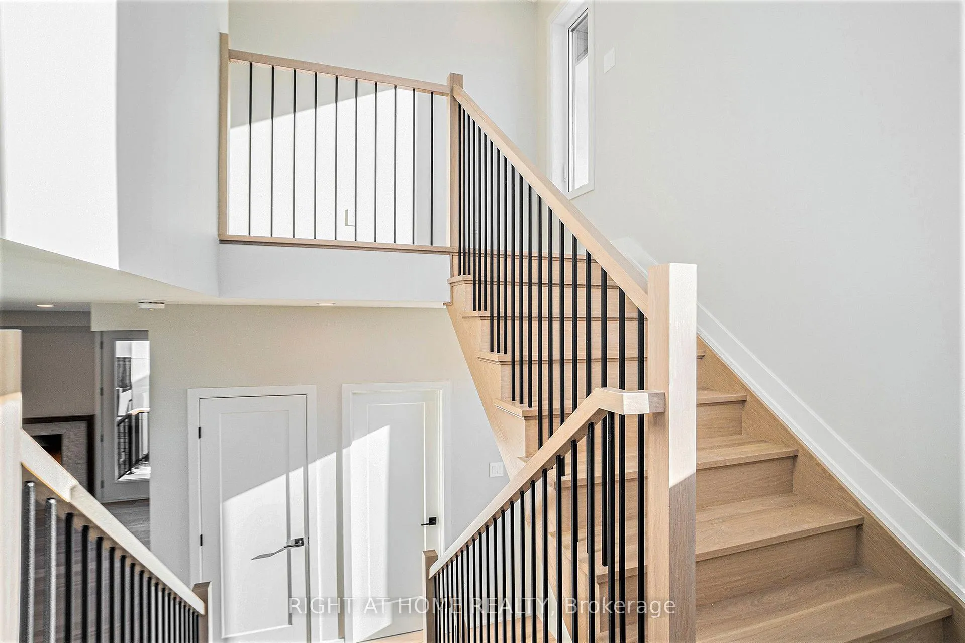 Photo 16 of 583 Codd's Road N, Ottawa, CFB Rockcliffe and Area — HOMEH