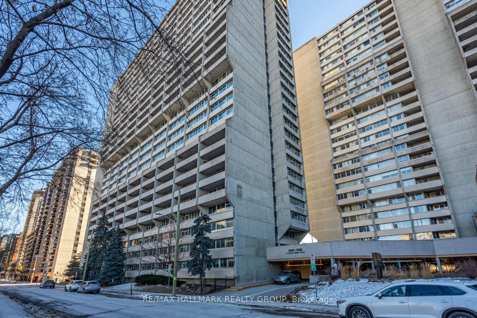 Front of Unit 2301, 500 Laurier Avenue W