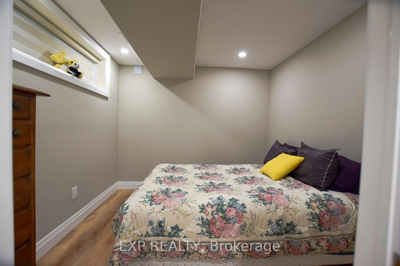 Photo 32 of 109 Strabane Avenue, Barrie, Codrington — HOMEH