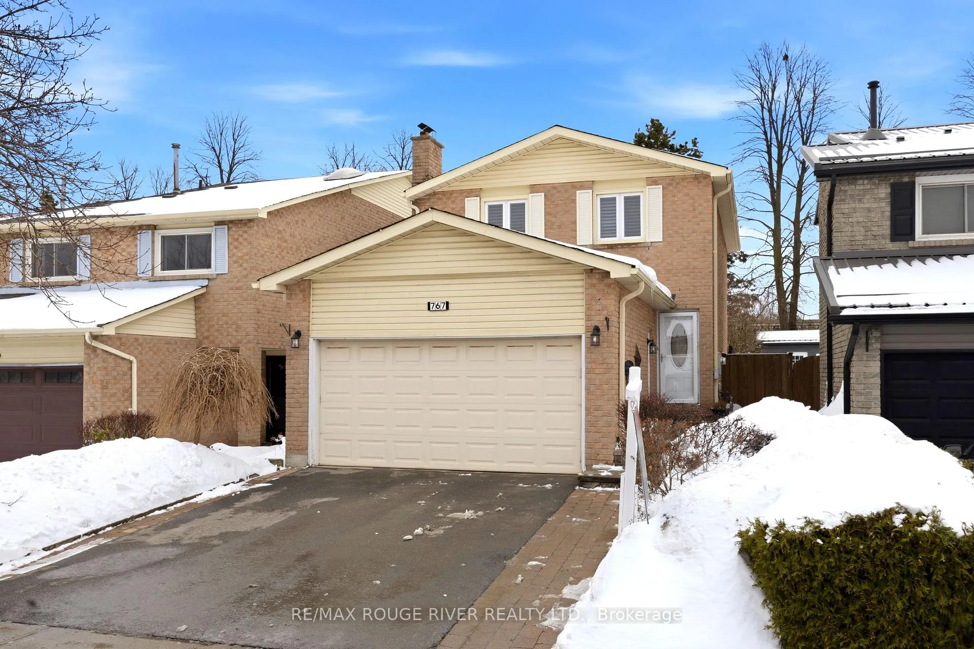 Photo 1 of 767 Hampton Court, Pickering, West Shore — HOMEH