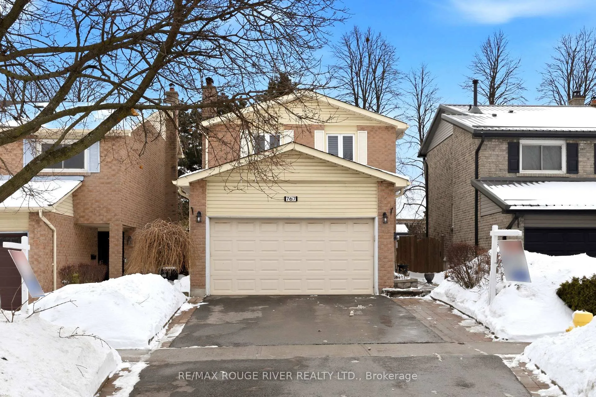Photo 2 of 767 Hampton Court, Pickering, West Shore — HOMEH