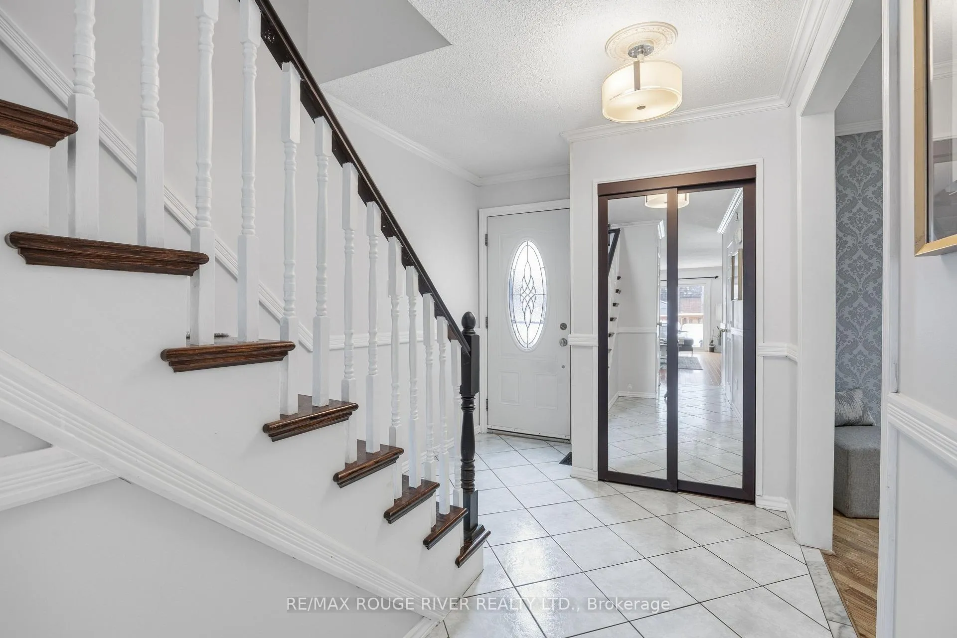 Photo 3 of 767 Hampton Court, Pickering, West Shore — HOMEH