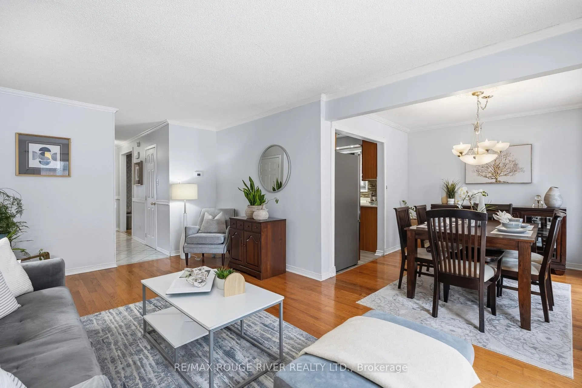 Photo 10 of 767 Hampton Court, Pickering, West Shore — HOMEH