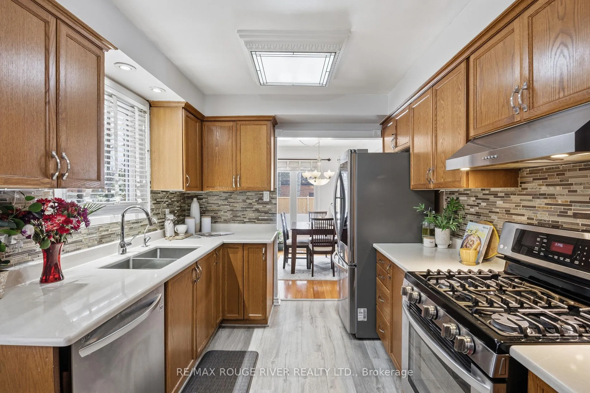 Photo 14 of 767 Hampton Court, Pickering, West Shore — HOMEH