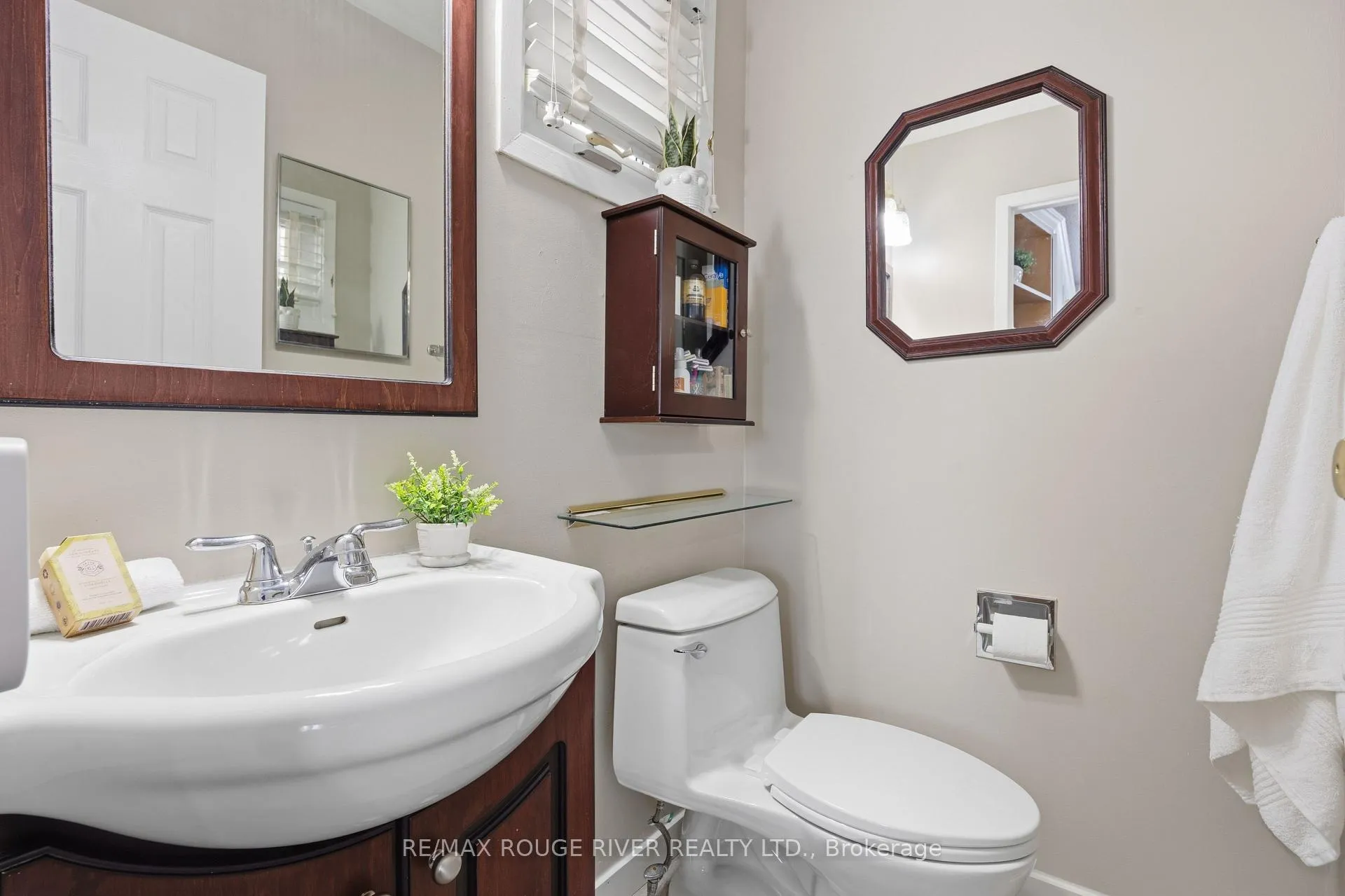 Photo 24 of 767 Hampton Court, Pickering, West Shore — HOMEH