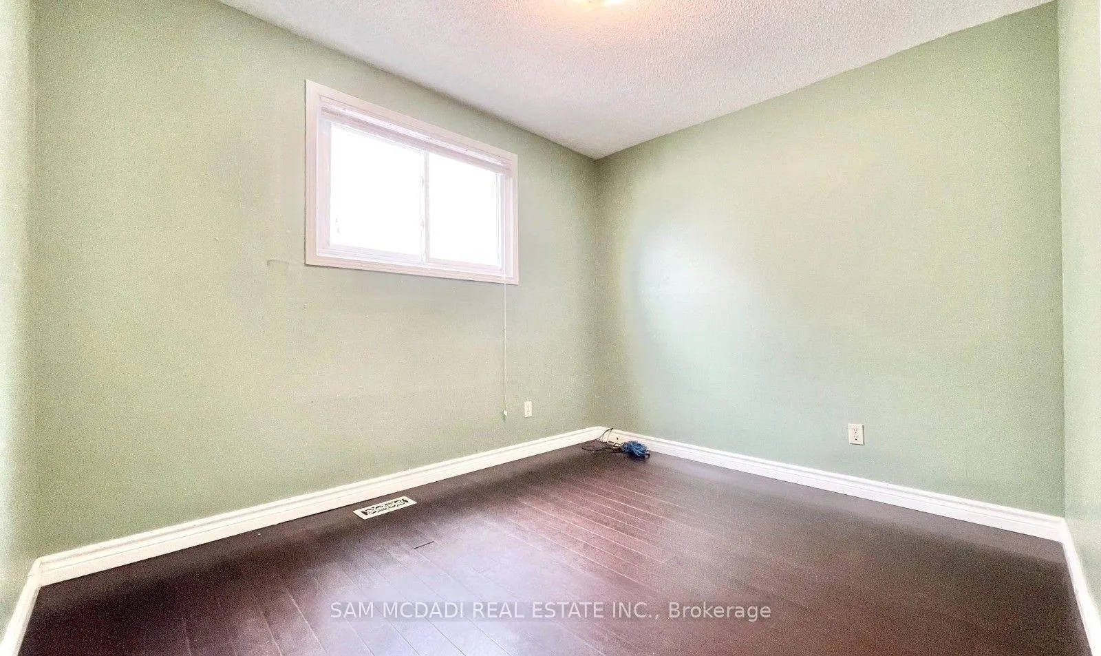 Photo 6 of 257 Thorncrest Drive, Waterloo — HOMEH