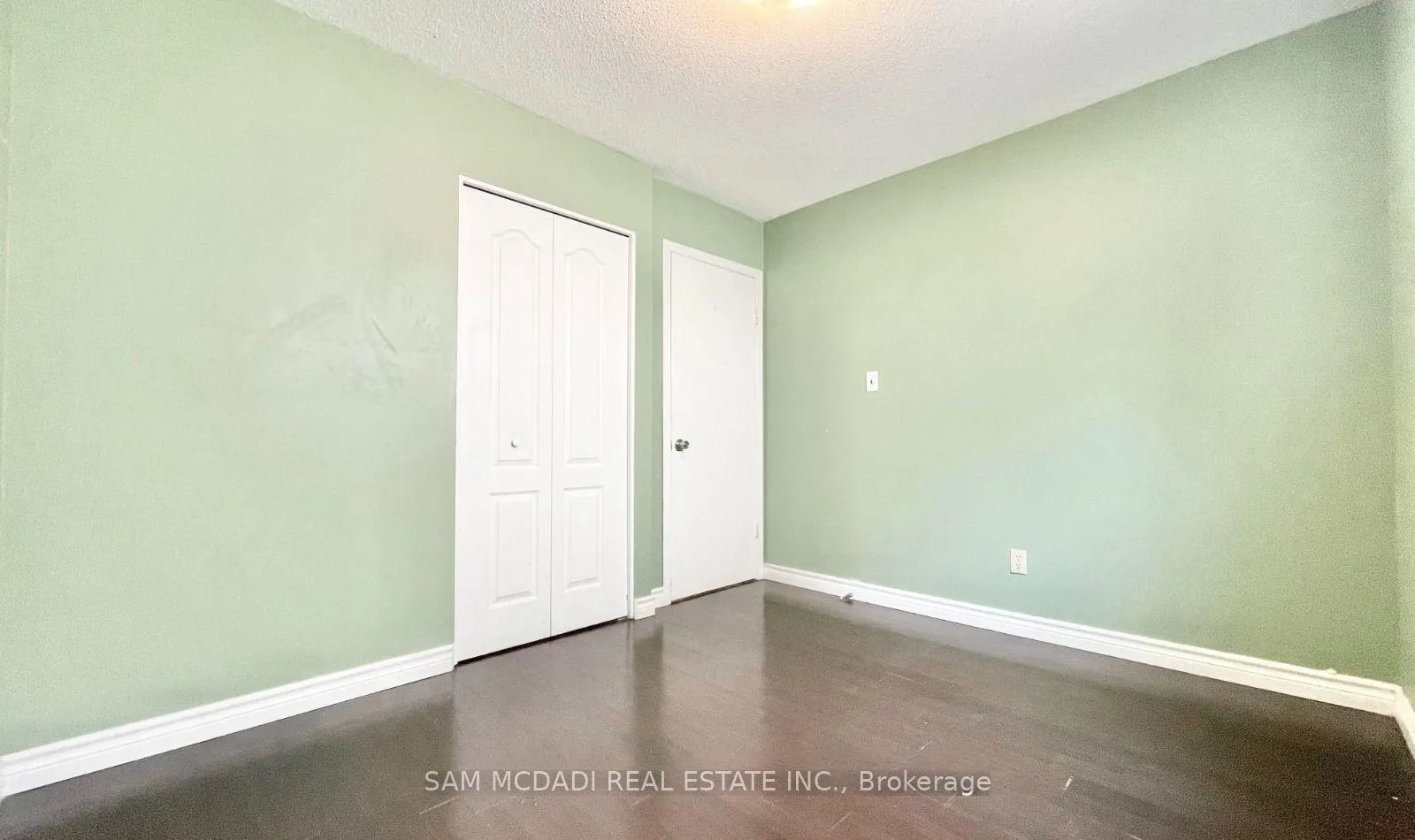 Photo 8 of 257 Thorncrest Drive, Waterloo — HOMEH